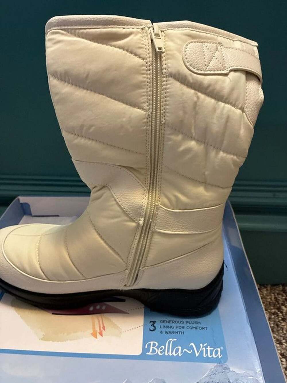 Women’s new Bella vita easy dry white nylon snow boots faux fur lining